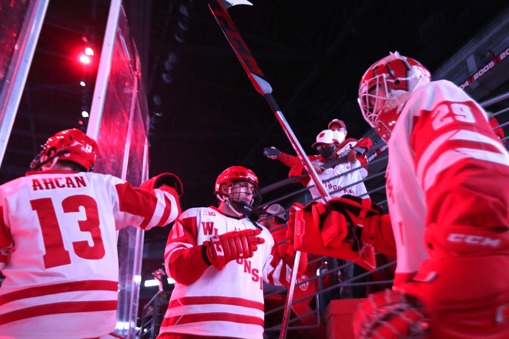 112721_uwhockey_11-11272021210737